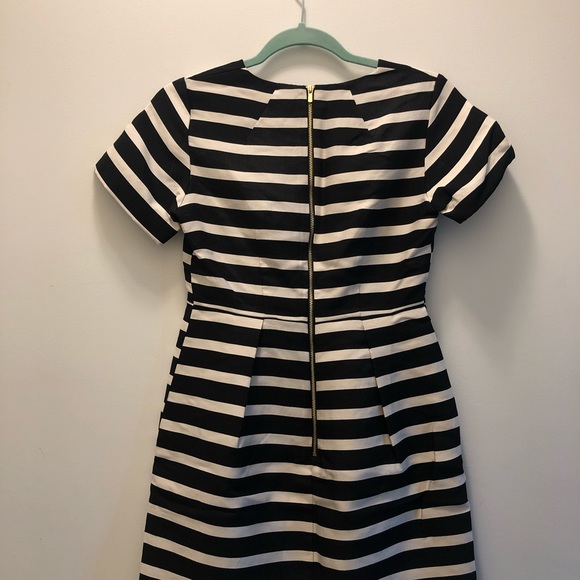 Striped Mini Dress with Short Sleeves Size 6 - Picture 3 of 3